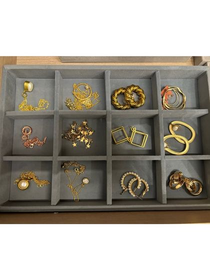 Tangled jewellery is a thing of the past. We use soft, compartmentalized trays to organize earrings, necklaces, and rings, keeping them safe, separate, and easy to find.