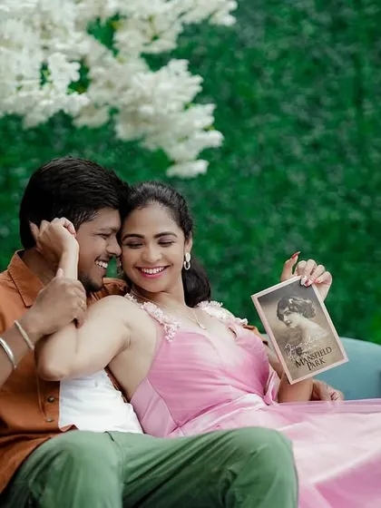I love creating romantic looks for pre-wedding photoshoots. For this session, I designed a soft and fresh makeup style that felt natural and matched the playful, happy mood of the couple.
