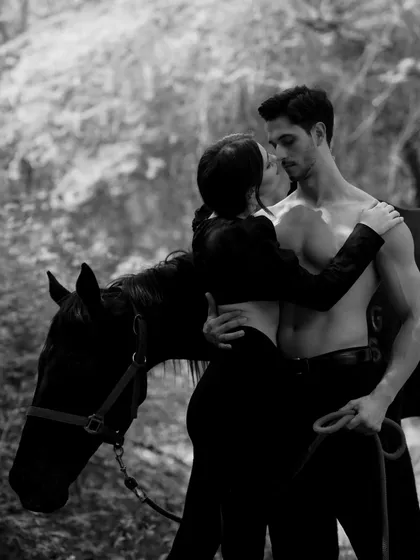 A romantic and intense moment captured during a professional photoshoot. Our horses are calm and well-behaved, making them excellent partners for creative projects.
