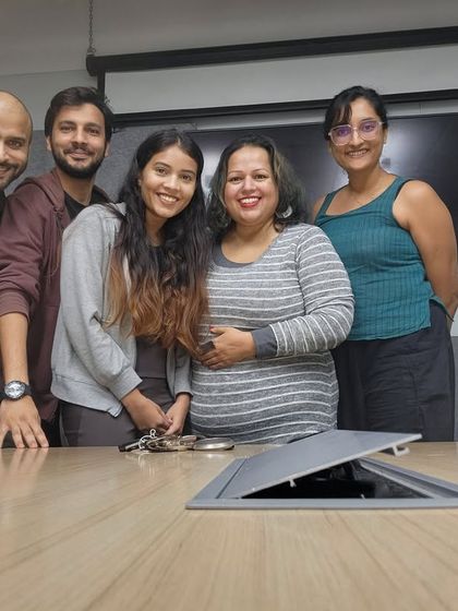 A classic group photo of the Sugargliders. These bright, earnest minds were a joy to facilitate, and we know they are good writers.