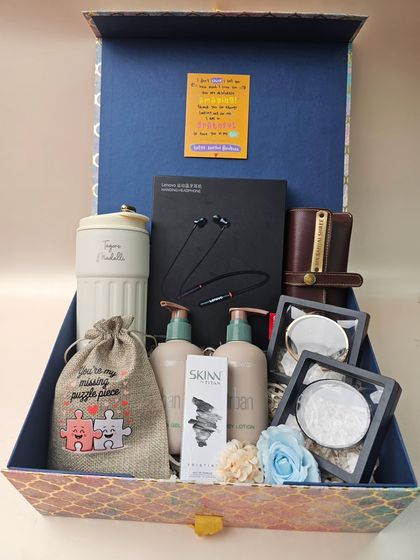 Arch - Wedding Gifting & Essentials Bridesmaid & Groomsmen Proposal Hampers photo 14
