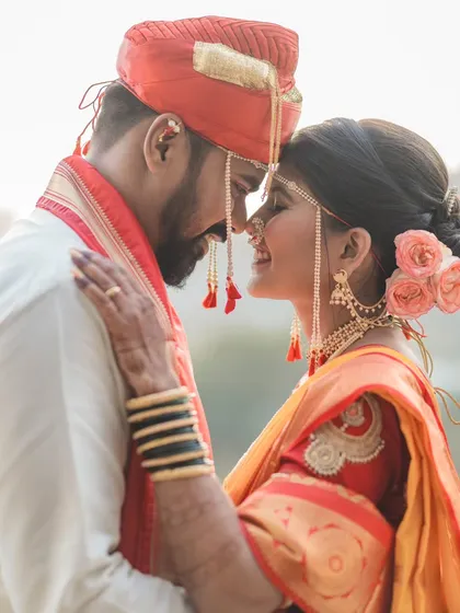 A quiet moment between a husband and wife on their wedding day. I focus on capturing these real, intimate connections that tell the true story of your love, creating timeless Maharashtrian wedding portraits.