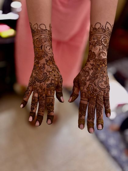 Mehendi Art by Nishat - Mehndi (Henna) Artistry Elegant Henna for Guests & Parties photo 10