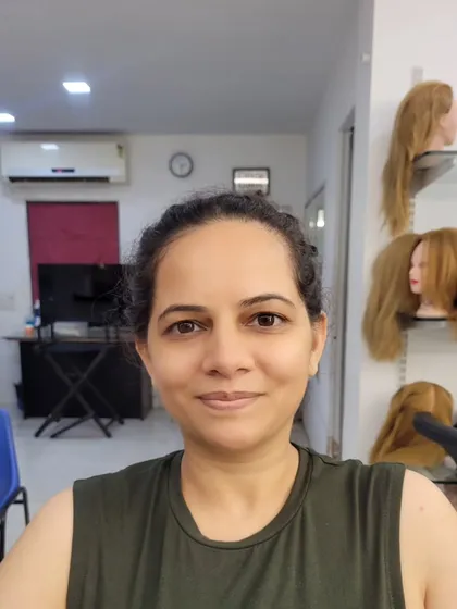 The 'before' image for the cool-toned smokey eye makeup session.