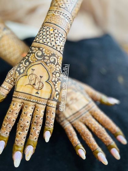 Modern & Minimalist Henna photo 9