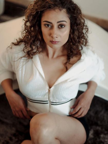 Ebins Photogrid - Fashion & Commercial Photography Intimate Studio Sessions photo 6