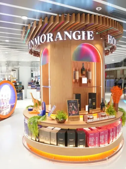 A vibrant and colorful product kiosk for Glenmorangie. Our product display photography ensures that the brand's unique setup and packaging are captured with true-to-life color and detail.