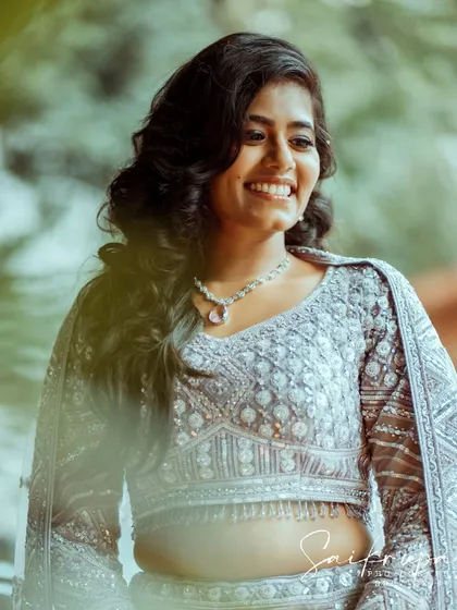 The pure, unprompted joy of a bride-to-be. My candid photography approach is all about being ready for these beautiful, fleeting expressions that show your true happiness.