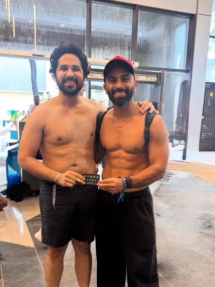 The result of months of dedicated training. Here I am with a client after a HYROX race, where over 150 people I trained smashed their goals. This is what it's all about: setting a goal, training smart, and celebrating the achievement.