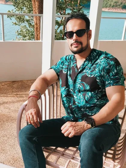 Another shot from a relaxing day on my trip. It's all about balance. Hard work in the gym makes these moments of peace even more rewarding.