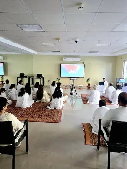 A hybrid event where in-person participants in Dubai are connected with us online. We leverage technology to expand our reach and unite seekers across geographies.