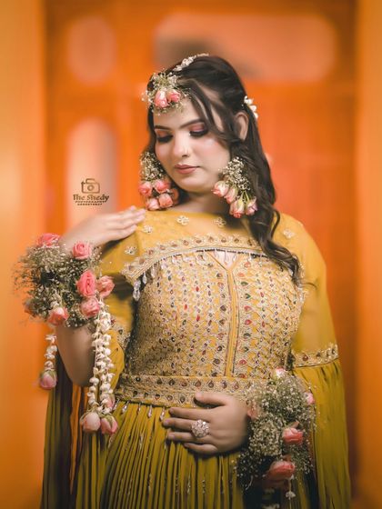 Vibrant Haldi & Mehendi Moments photo 18