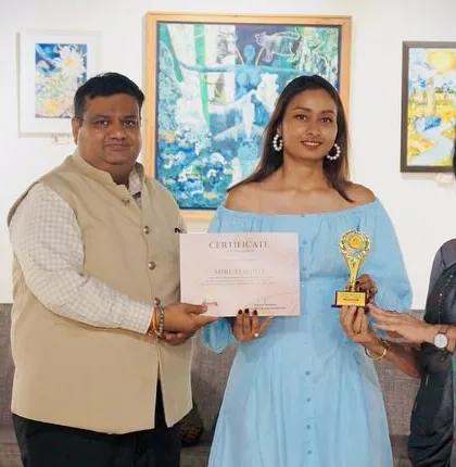 Receiving a certificate and trophy at the Lokayat Art Gallery was another proud moment. It was a great experience exhibiting alongside 20 other talented artists.