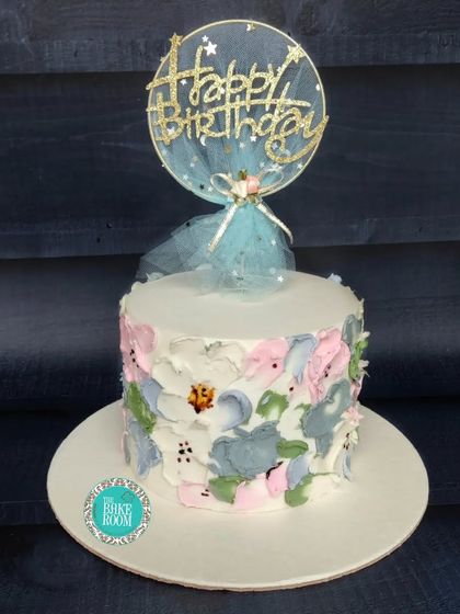 Chic & Themed Cakes for Adults photo 39