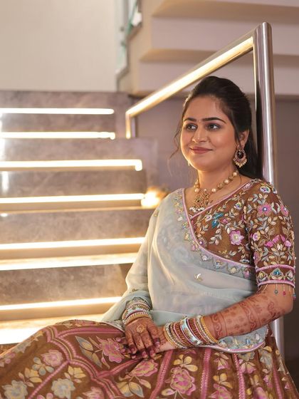 A moment of quiet elegance. This look is perfect for a daytime event, with a focus on clean skin and a simple, chic hairstyle.