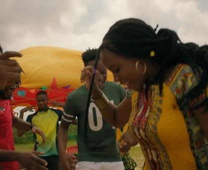 An action shot from the SanDisk campaign. I chose comfortable yet stylish sportswear and casual outfits that allowed the actors to move freely while maintaining the ad's energetic feel.