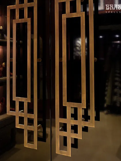 For the flagship JJ Valaya store, I created these fully customized geometric wardrobe handles. The design reflects the brand's iconic style, turning a functional element into a statement piece. This collaboration highlights my ability to translate a unique design vision into exquisite, tangible hardware.