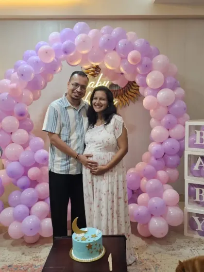 Capturing a happy moment for the parents-to-be. My goal is always to create a beautiful background that makes your special day even more memorable.
