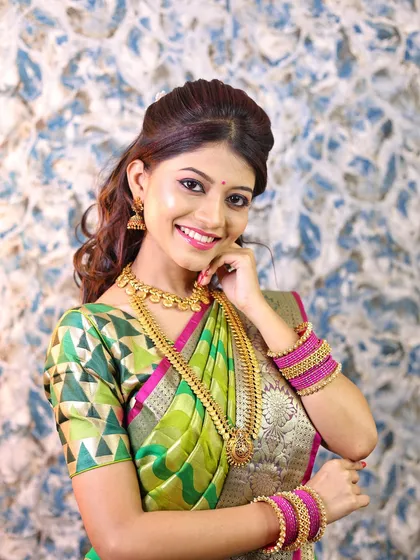 Sometimes, less is more. This is a soft, elegant HD makeup look perfect for a pre-wedding event or for a wedding guest, featuring a simple hairstyle and glowing skin that looks fresh and natural.