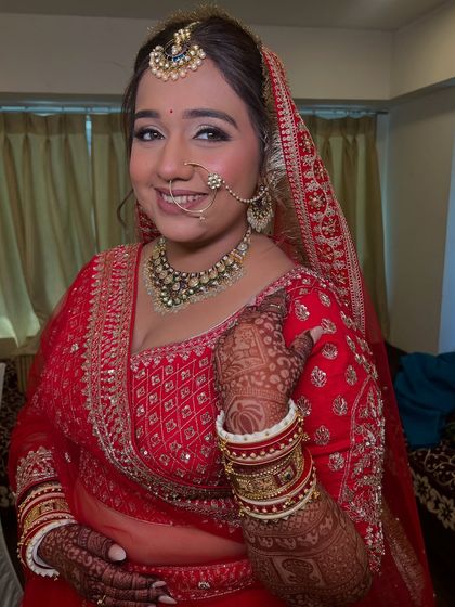 Classic Red & Pink Bridal Looks photo 34