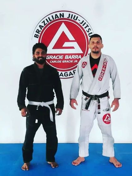 Training with Professor Isaac Dull of Gracie Barra. We believe in learning from the best and connecting with the wider Brazilian Jiu-Jitsu community.