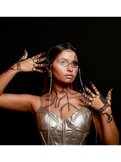 Editorial & High-Fashion Looks photo 4