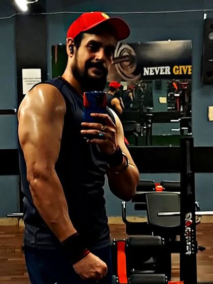 Another look at a dedicated arm workout. Consistency and focus during each session are what lead to long term muscle growth and definition.