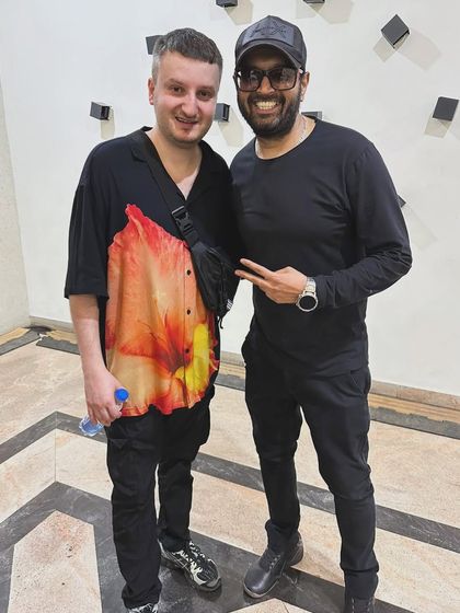 What a night playing alongside the world-renowned artist Goom Gum. The excitement of sharing the stage with such a talent was a truly memorable experience.