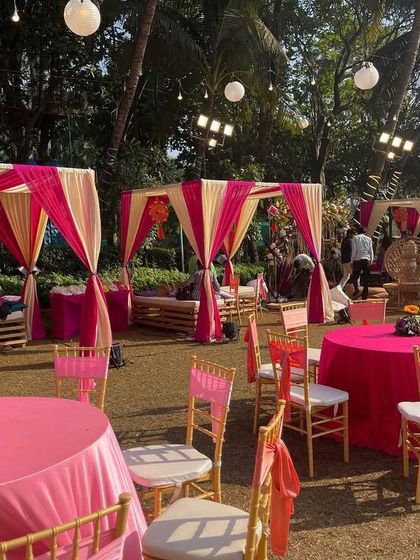 Grand Entrances & Themed Decor photo 33