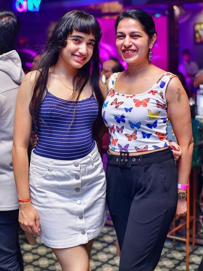 Friends posing for a picture. My events are all about creating happy memories with your favorite people.