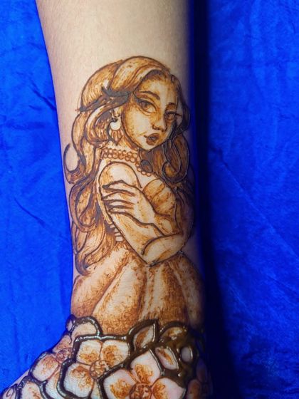 Artistic & Floral Henna photo 9