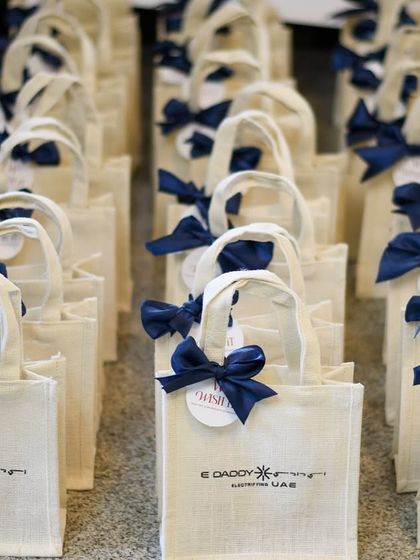 Our first overseas shipment to Dubai. These luxe jute giveaways were customized for an electric vehicle brand, proving that thoughtful gifting travels far.