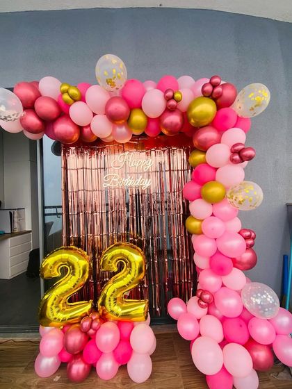 Birthday Balloon Arches & Backdrops photo 57