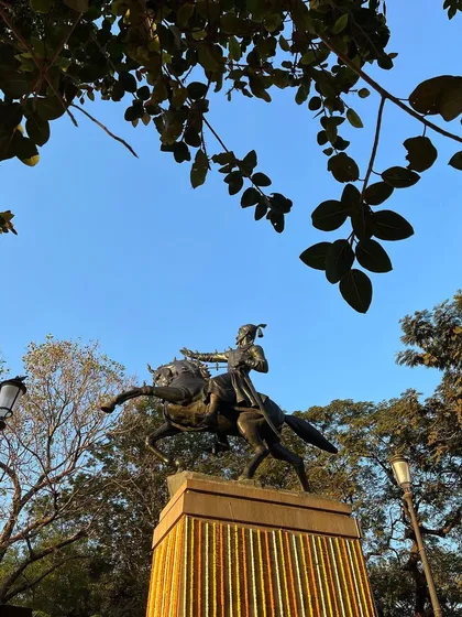 The iconic statue of Chhatrapati Shivaji Maharaj at Shivaji Park, Dadar. I capture significant cultural landmarks, especially during important celebrations like Shiv Jayanti.