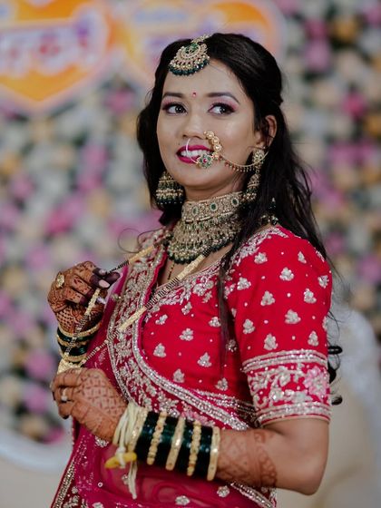 Classic Red & Gold Bridal Looks photo 8