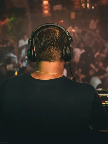 Another shot from behind the decks, my favorite view in the house.