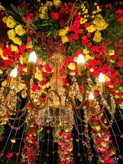 Rich & Romantic: Red & Gold Decor photo 7