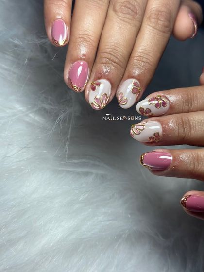 A lovely combination of pink and nude, tied together with beautiful gold chrome details.