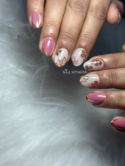 A lovely combination of pink and nude, tied together with beautiful gold chrome details.