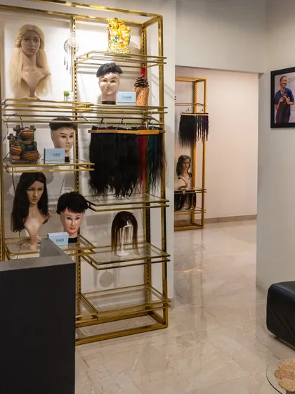 My studio features a wide display of our products, from wigs and toppers to extensions in various colors and styles. You can explore all the possibilities during your visit.