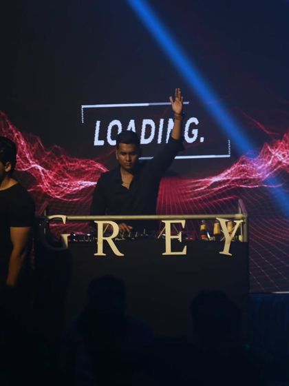 The DJ & The Decks photo 14