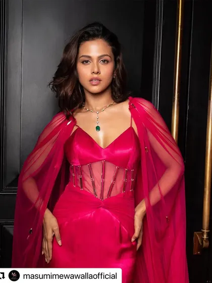 For this luxury designer campaign, I created a high-glam look focusing on radiant, sculpted skin and a bold lip. The makeup was designed to complement the vibrant hot pink gown, resulting in a polished and aspirational image perfect for high-end fashion advertising.