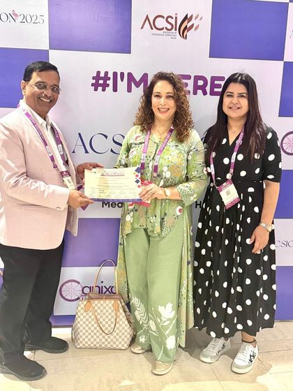 Being felicitated after moderating the workshop on Toxins, Fillers & Threads on Day 1 of ACSICON 2025.