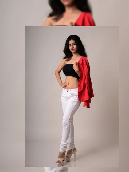 A slightly different composition of the same look, perfect for creating a varied and interesting lookbook.