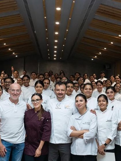 A proud group photo of our diploma students with the international experts after a fabulous two-day immersive masterclass on bean-to-bar chocolate.