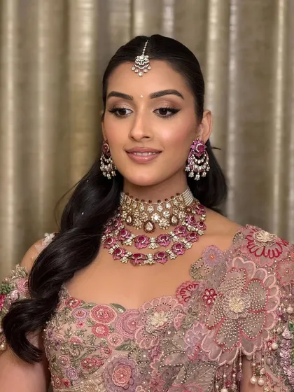 There's something truly special about a bride's reception look. Mehak's is perfection with soft, sparkly eyes, flawless skin, and a radiant glow.