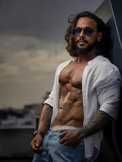 Fitness is a lifestyle, not just an hour in the gym. The confidence you build translates to every part of your life. My goal is to help you build a body you're proud of, so you can look and feel your best everywhere you go.