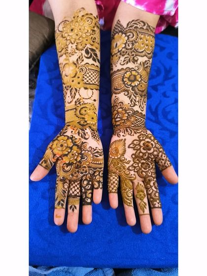 Shaikh Yasmeen - Bridal Mehendi Intricate Floral & Paisley Designs photo 36