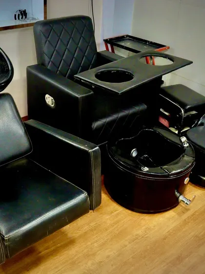 Your comfort is our priority. Our dedicated pedicure station features a relaxing foot bath and a comfortable, quilted chair, ensuring your pedicure is a truly pampering and rejuvenating experience from start to finish.