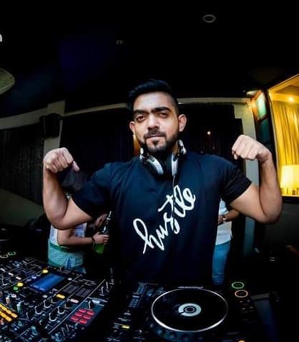 Can't wait to get back to that Hustle! A throwback to 2016, showing that the passion for DJing has been there for a long time.